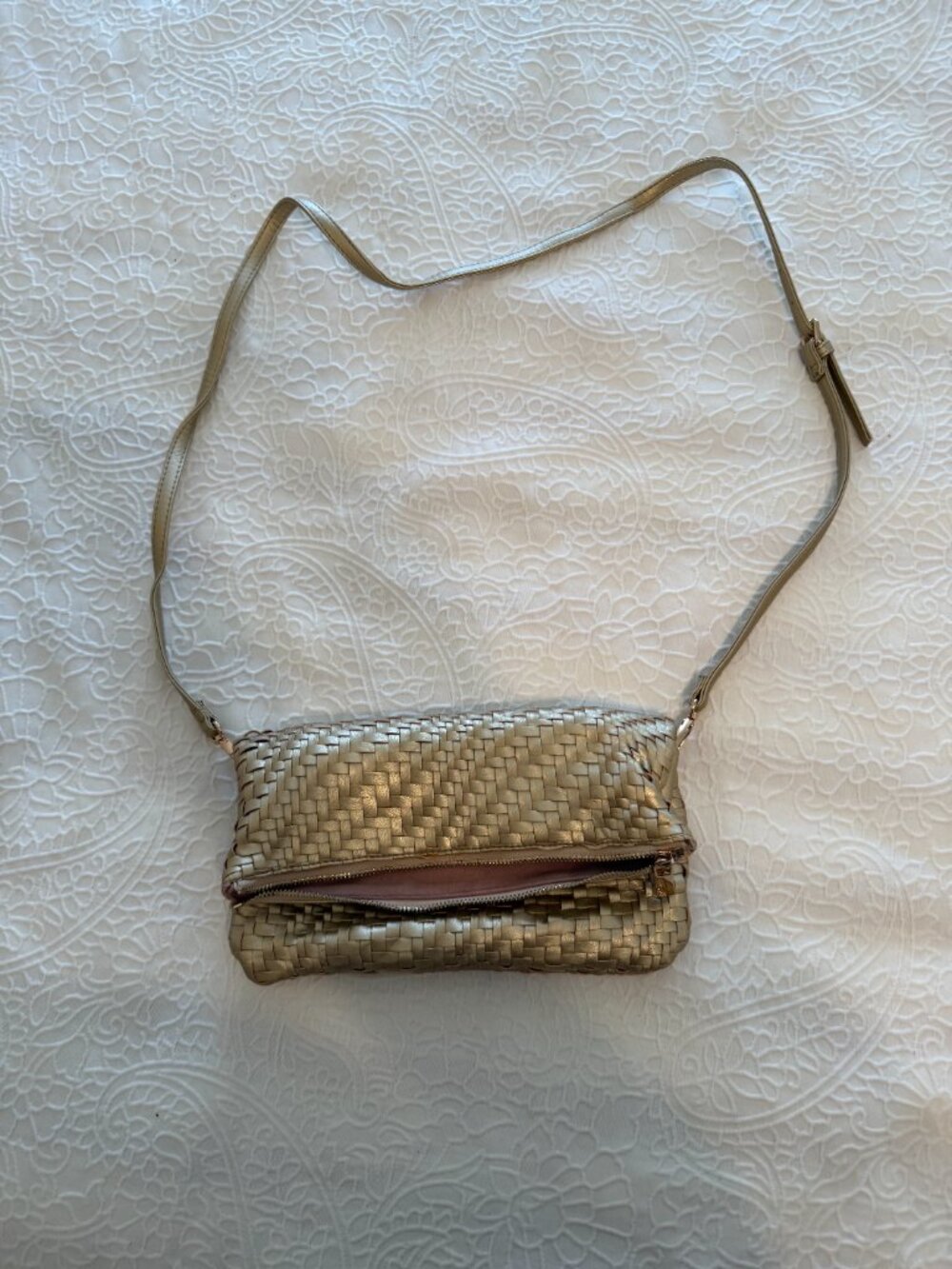Great condition - Gold woven leather foldover bag - crossbody or clutch!